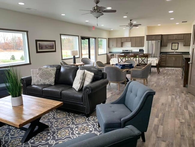 Building Photo - 535 Ryan St #2