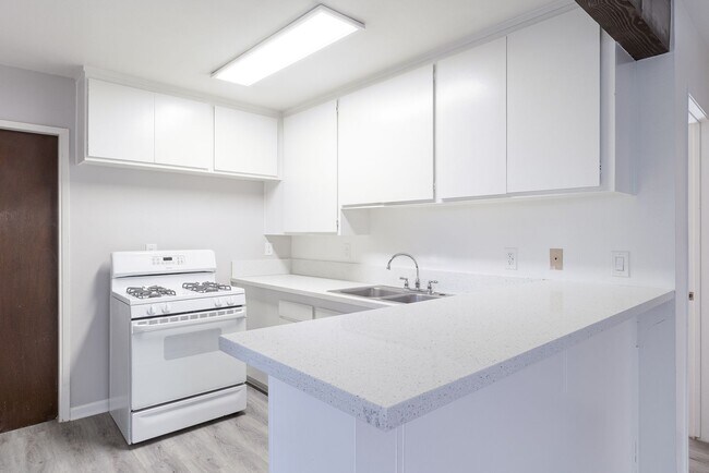 Building Photo - 109 Ojai Ave