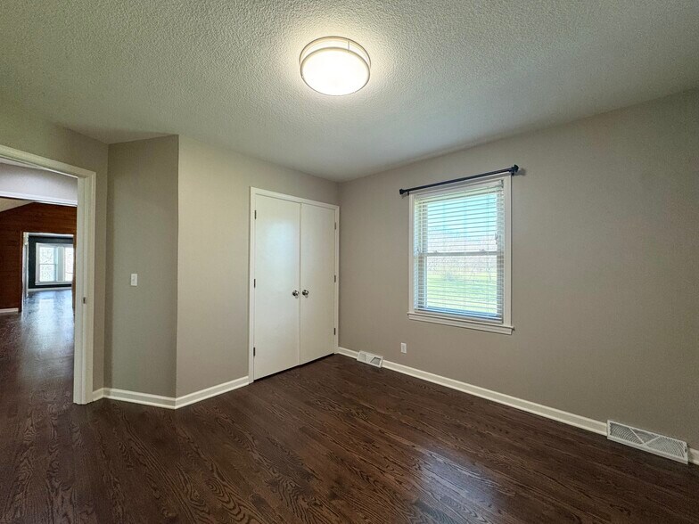 Building Photo - 10300 W 164th St