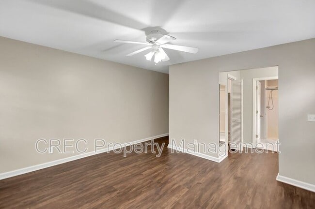 Building Photo - 700 Cluster Pines Rd