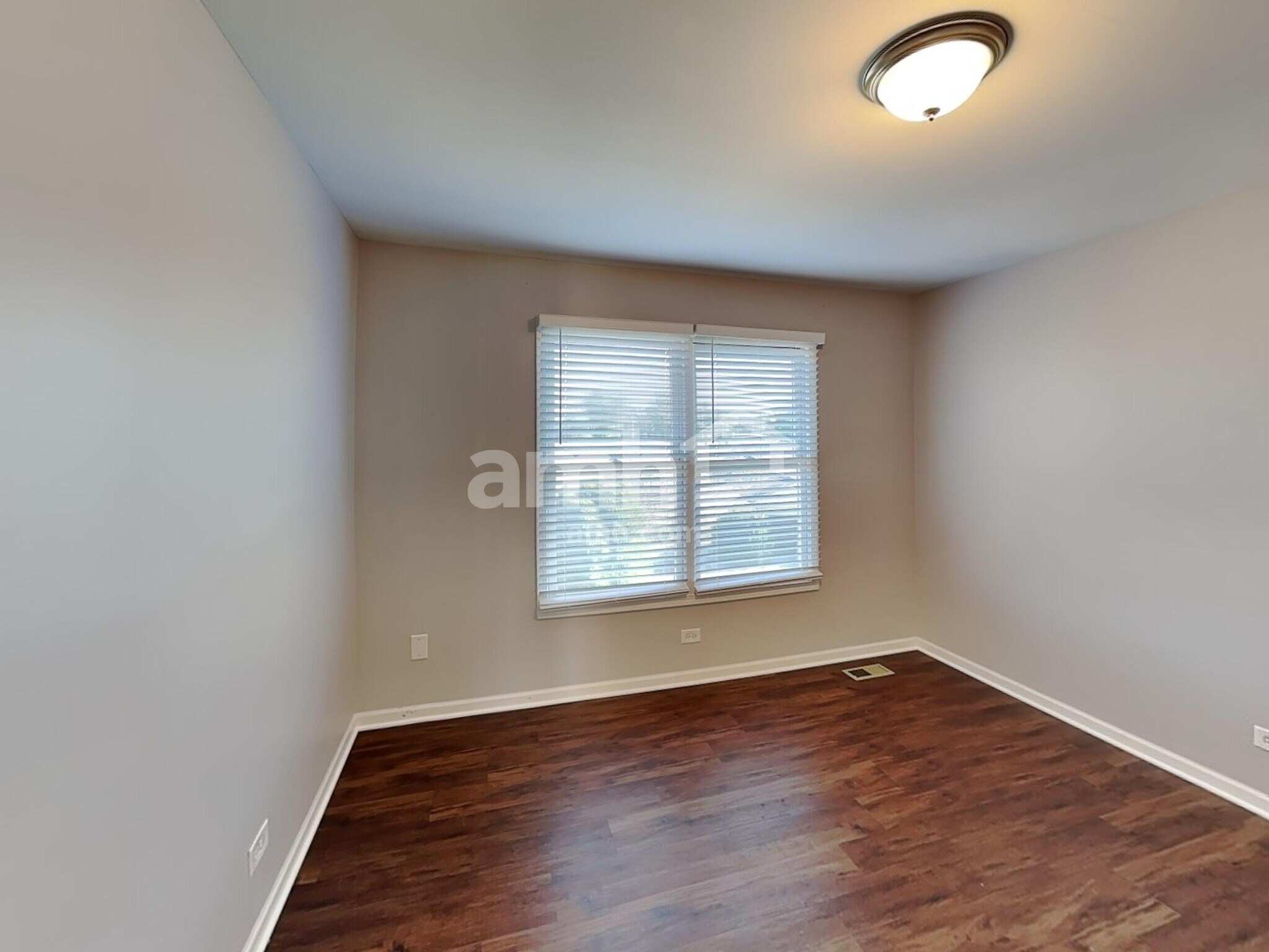 Building Photo - 411 Dover Ct N