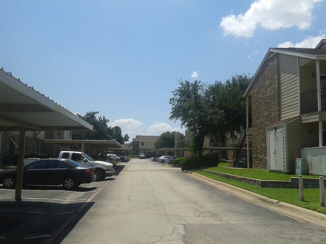 Building Photo - 4748 Old Bent Tree Ln