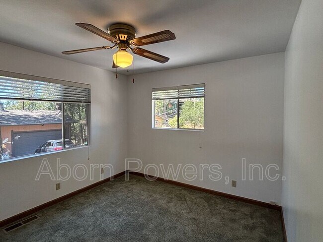 Building Photo - 3173 Ridge Ct