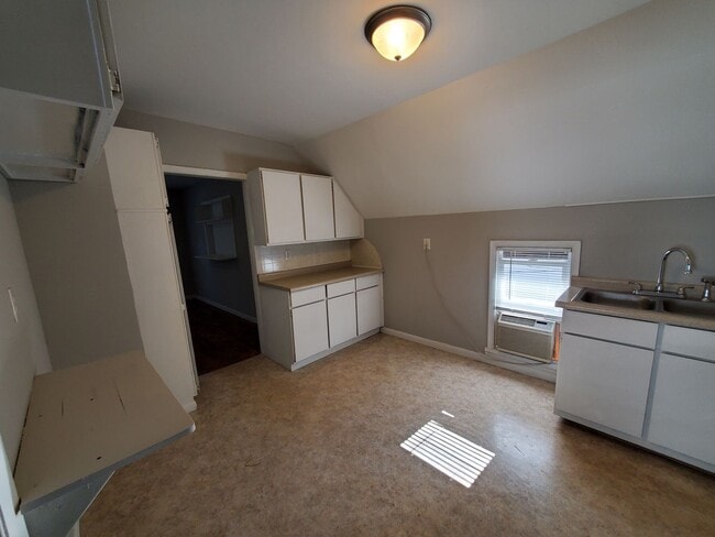 Building Photo - 5BR Home in Belknap Lookout, Walk to Downtown and Medical Mile