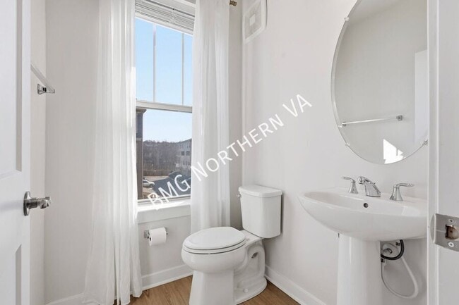 Building Photo - 201 Park Central Ter