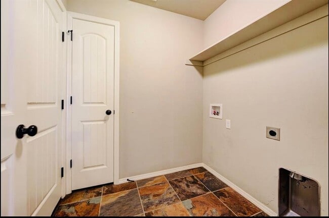 Building Photo - 2617 NW 185th St