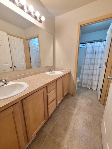 Building Photo - 19226 25th Ave SE