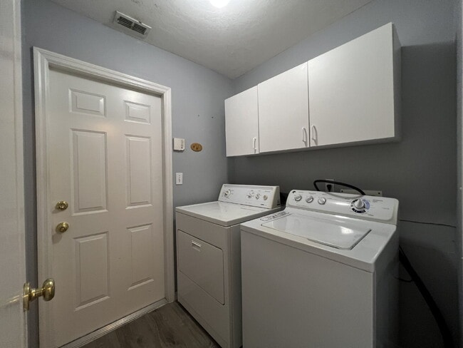 Building Photo - Charming 3-Bed, 2-Bath Home in Kissimmee –...