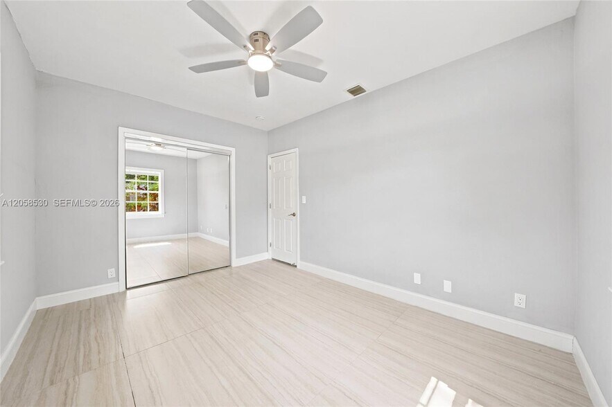 Building Photo - 2301 Tequesta Ln