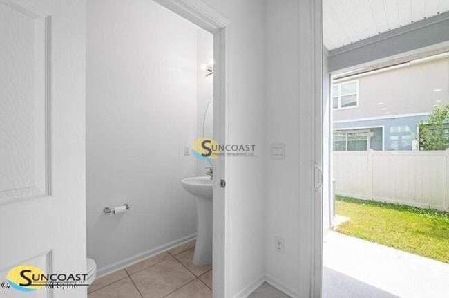 Building Photo - 8318 Zenith Cir