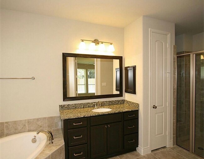 Building Photo - 143 Trophy Canyon Dr