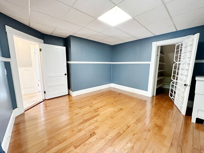 Building Photo - Beautiful 3 BR 1.5 BA Leominster SFH