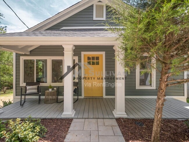 Building Photo - 1010 Cole St