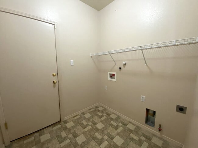 Building Photo - Spacious 3BR w/Office in the Cabezon Subdivion