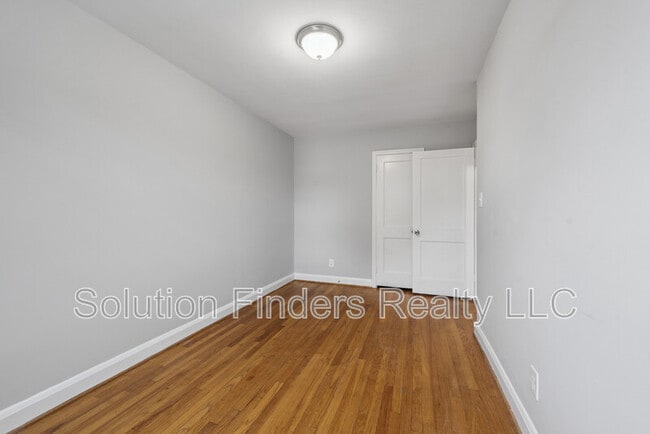 Building Photo - 2110 Coralthorn Rd