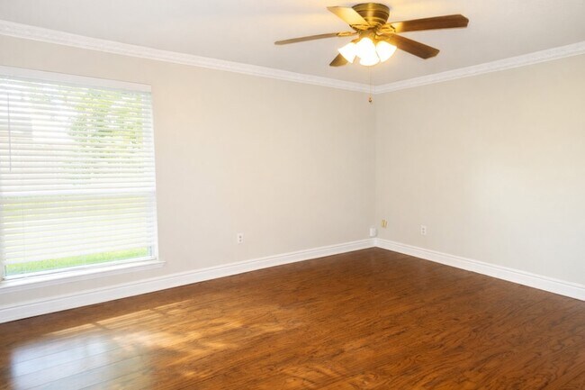 Building Photo - 2419 Woven Wood Ln
