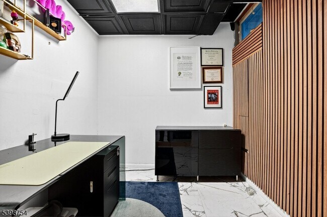 Building Photo - 121 Arlington St