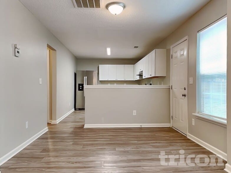 Building Photo - 121 Eagle Pointe Dr