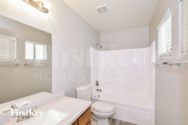 Building Photo - 5312 N Regena Rose St