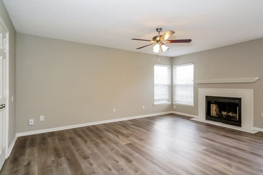 Building Photo - 7429 Carnation Ln