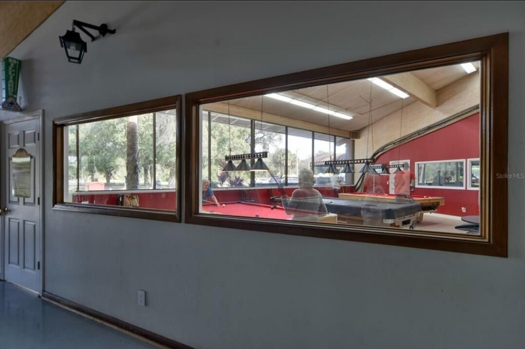 Building Photo - 682 Midway Dr