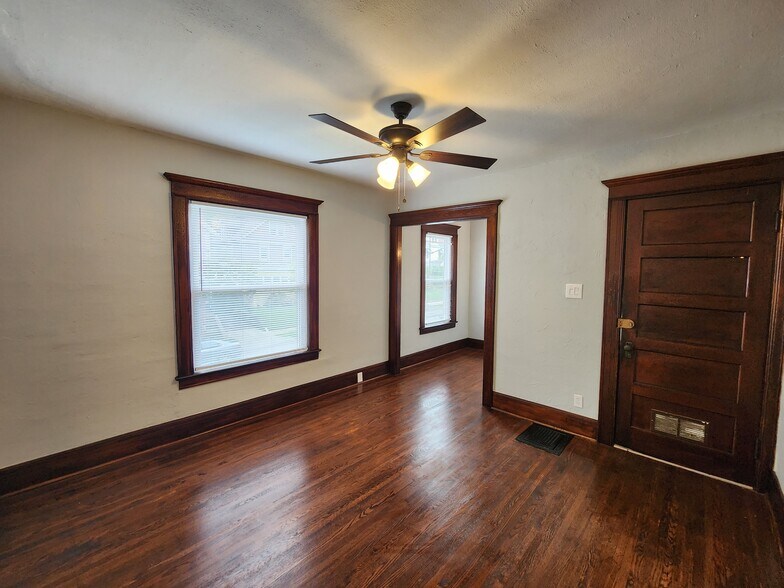 Building Photo - 260 Tennyson Ave