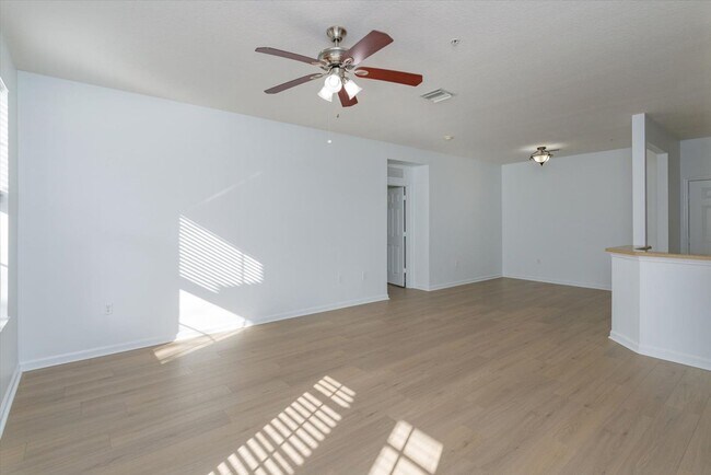 Building Photo - Baldwin Park 2/2 Condo, *Ground Floor* Attached Garage with Enders Park Views! Available June 2026