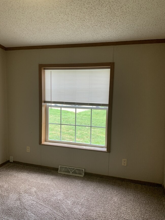 Building Photo - 122 Zackary St