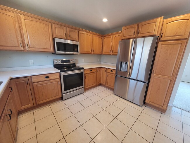 Building Photo - 2255 Vesterheim St