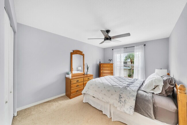 Building Photo - 6086 Seminole Gardens Cir