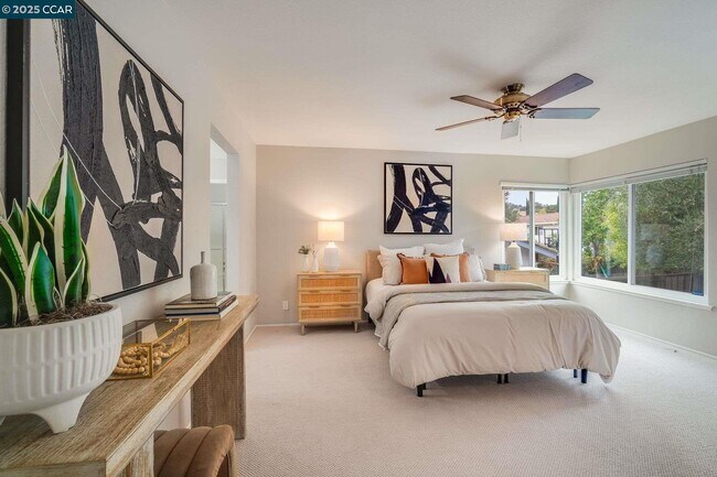 Building Photo - 4695 S Larwin Ave