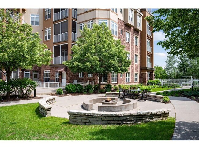 Building Photo - 2405 39th Ave NE