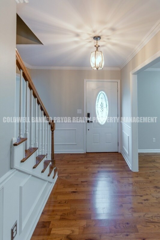 Building Photo - 9356 Charbar Cir