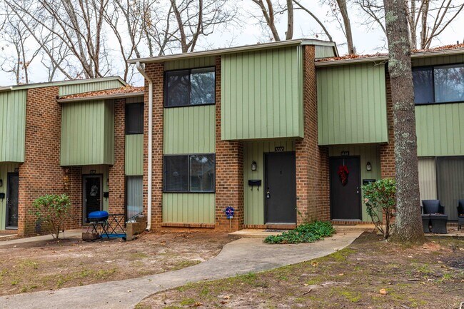 Building Photo - 1232 Teakwood Pl