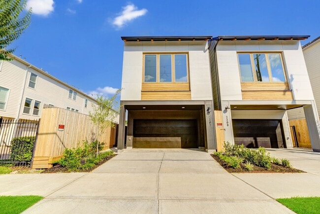 Building Photo - Modern luxury home in well established inn...