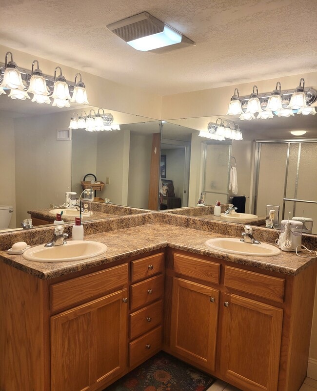 Building Photo - 166 Baltusrol Rd