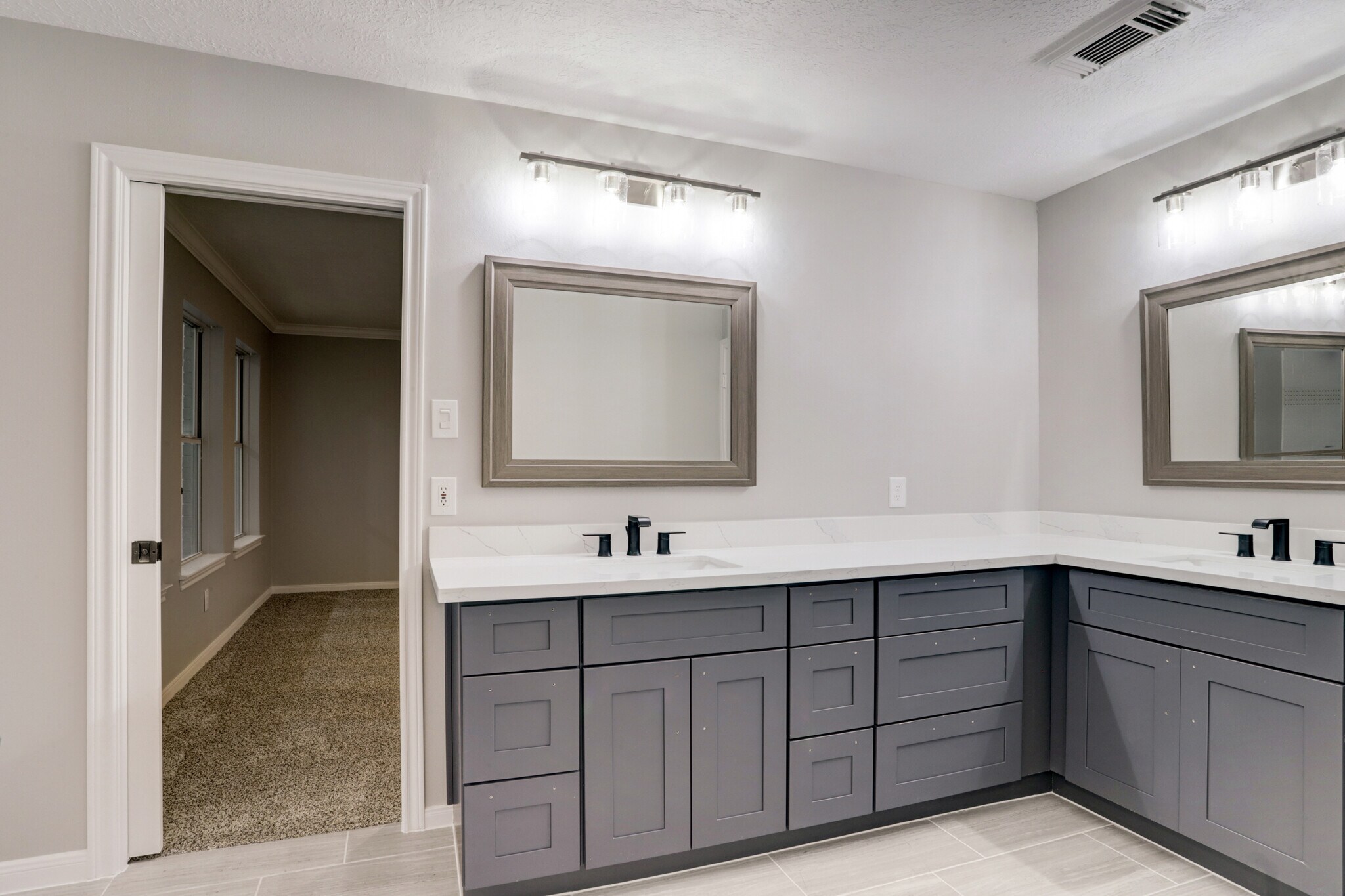 Building Photo - 7098 Shadow Lake Dr