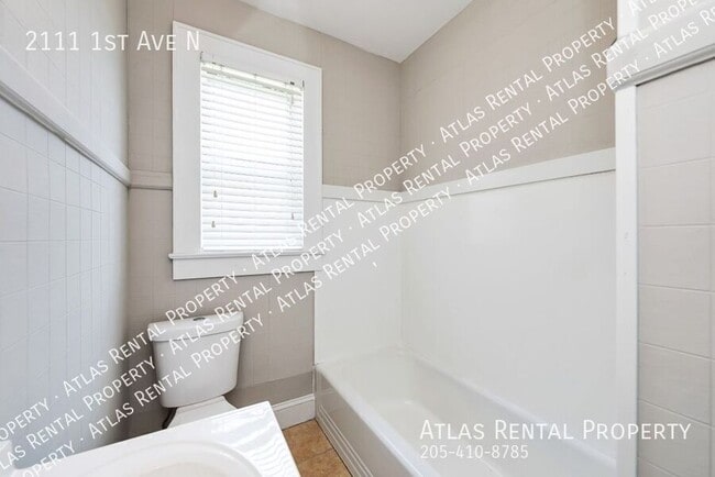 Building Photo - 2111 1st Ave N