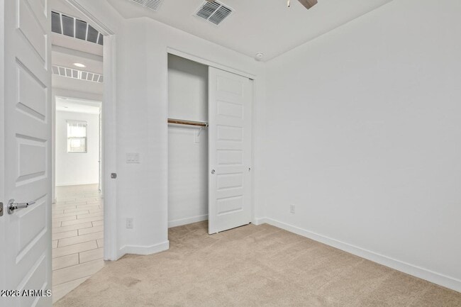 Building Photo - 2168 W Burnside Trail