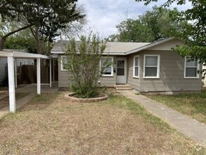 Building Photo - Great 2 Bedroom 1 Bathroom Property