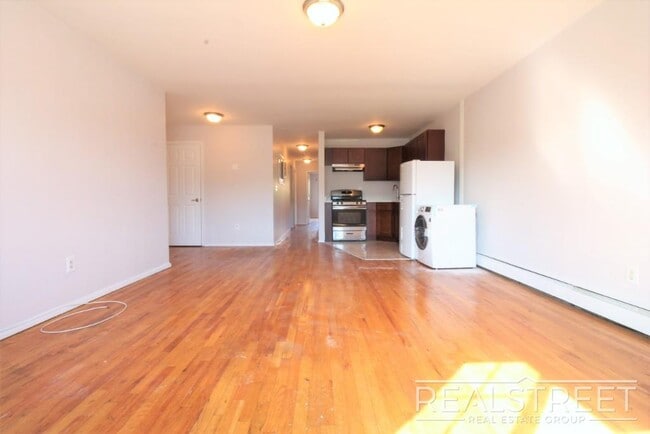 Primary Photo - Winthrop Street