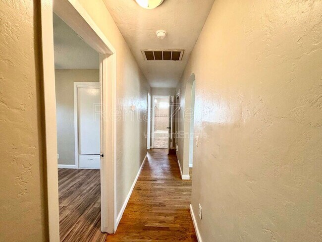 Building Photo - 1531 Marguerite St