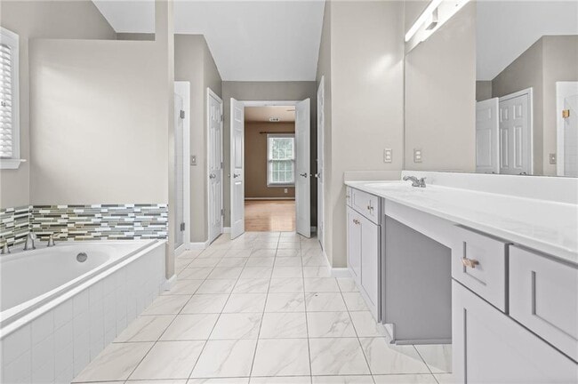 Building Photo - 2030 Brook Meadow Dr