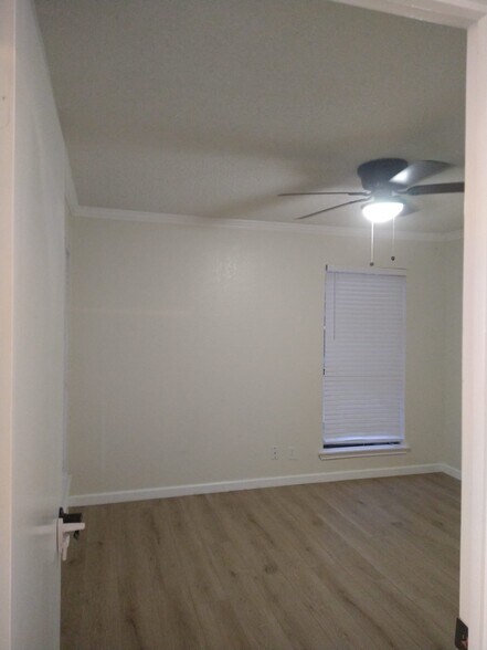 Building Photo - 1109 Calico Ln