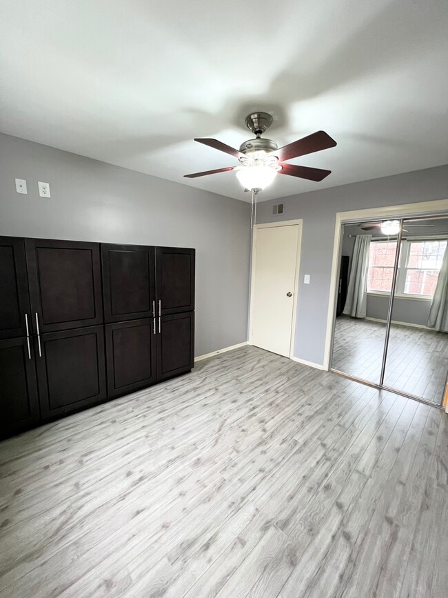 Building Photo - 20301 Shelburne Rd