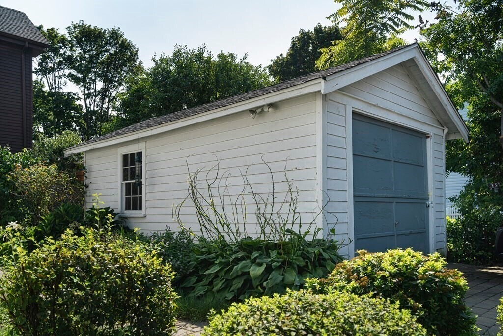 Building Photo - 128 Holworthy St