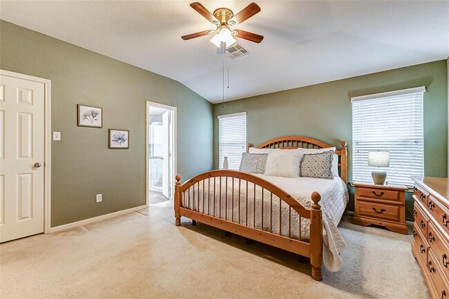 Building Photo - 6303 Applewood Forest Dr