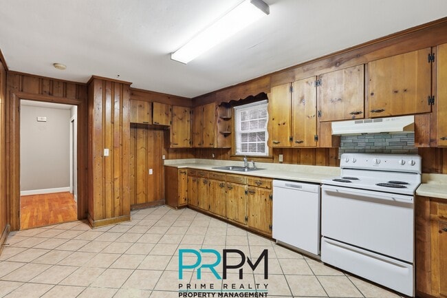 Building Photo - 8 Kathryan Ct