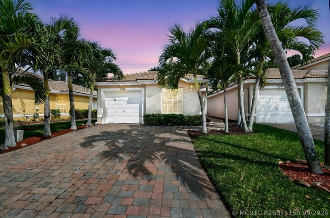 Building Photo - 3387 Commodore Ct