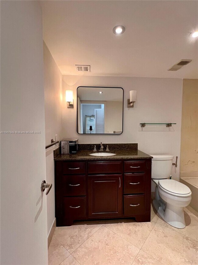 Building Photo - 17600 N Bay Rd